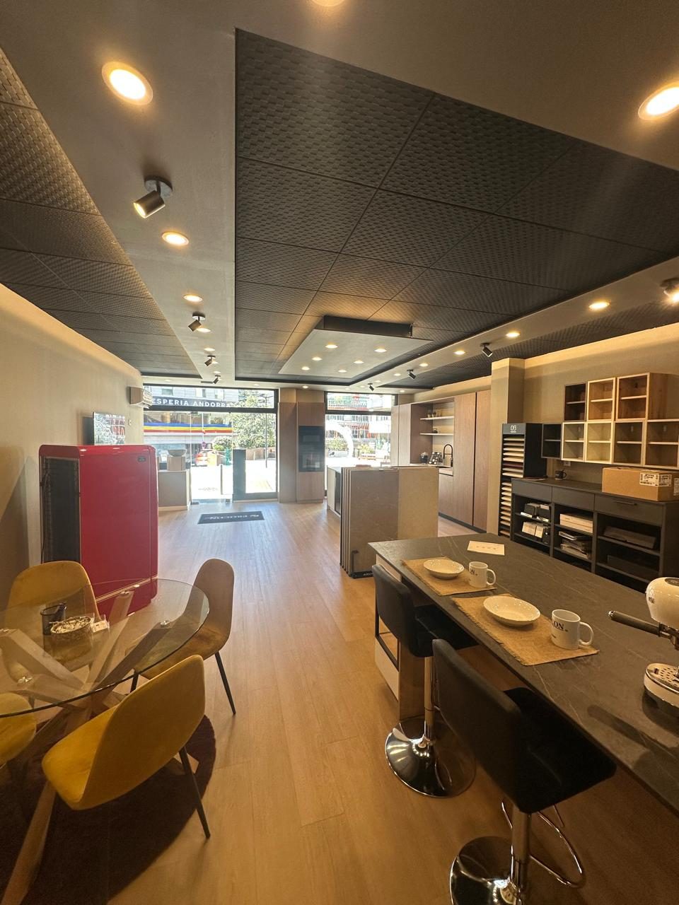 Entrada del showroom